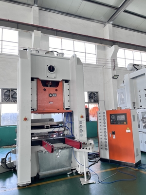 Купить LK-T80 Food Container Aluminum Foil Punching Automatic Mitsubishi PLC Making Machine online manufacture