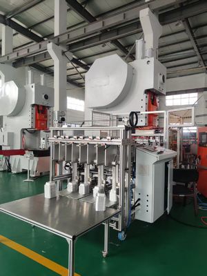 Купить LK-T63 Aluminum Foil Container Making Machine with Automatic Scrap Recycling 19KW Motor Power and 38~70 Times/min Working Speed online manufacture