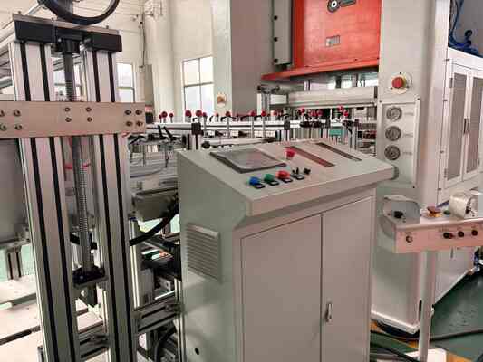 Купить LK-T80 Алюминиевая фольга контейнерная машина online manufacture