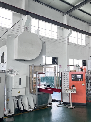 LK-T63 Алюминиевая фольга Контейнерная машина для изготовления Siemens Мотор управляемый тип C